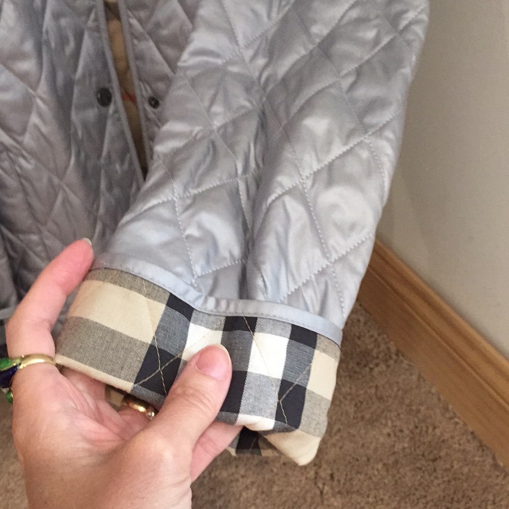 Burberry silver quilt jacket Never wore - Picture 9 of 15